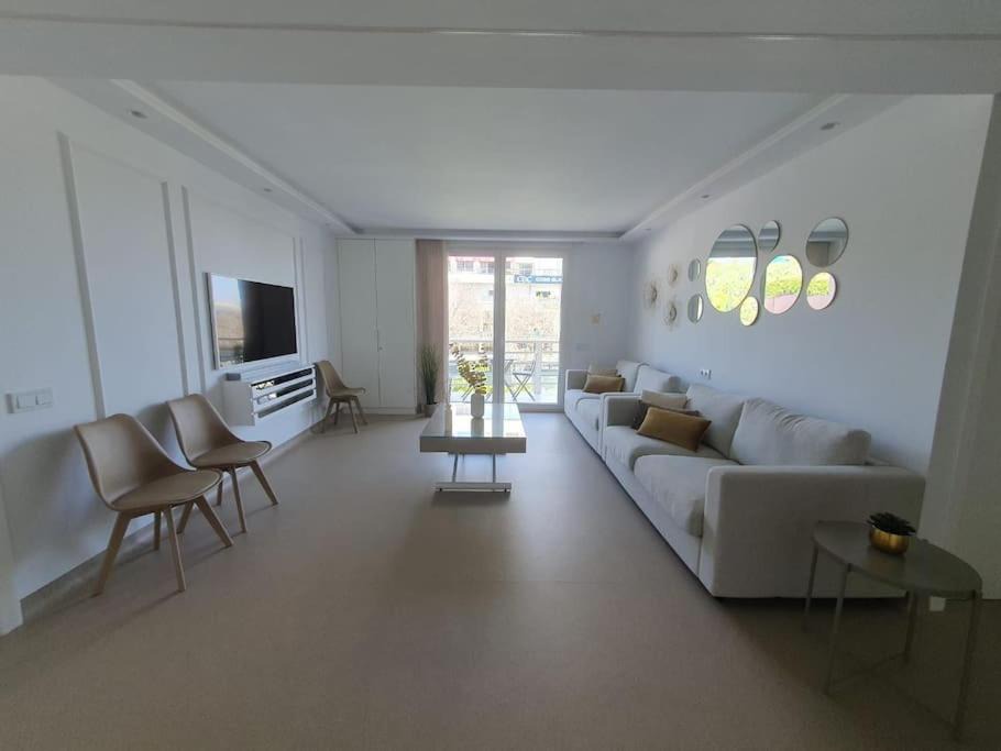 Photo of Livingroom in Golden Mile