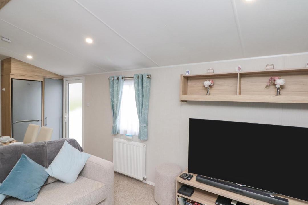 Photo of Others in Cayton Bay