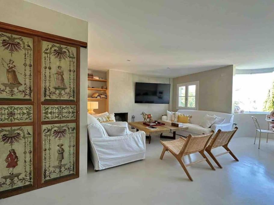 Photo of Livingroom in Golden Mile