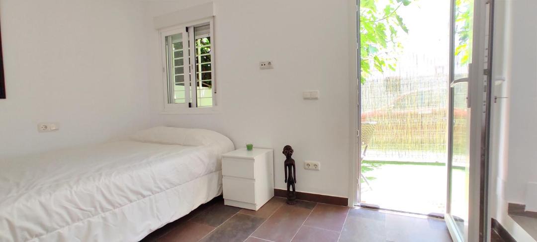 Photo of Bedroom in Golden Mile