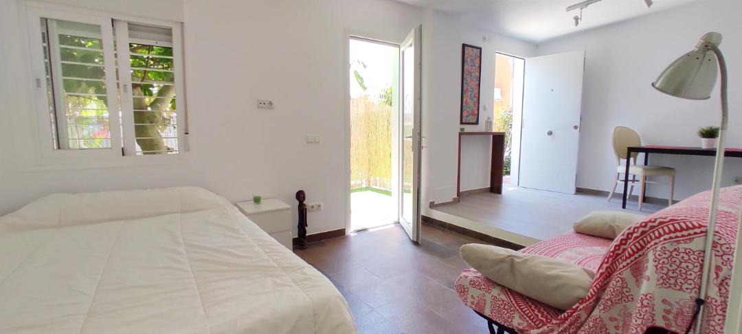 Photo of Bedroom in Golden Mile
