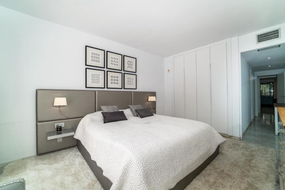 Photo of Bedroom in Golden Mile