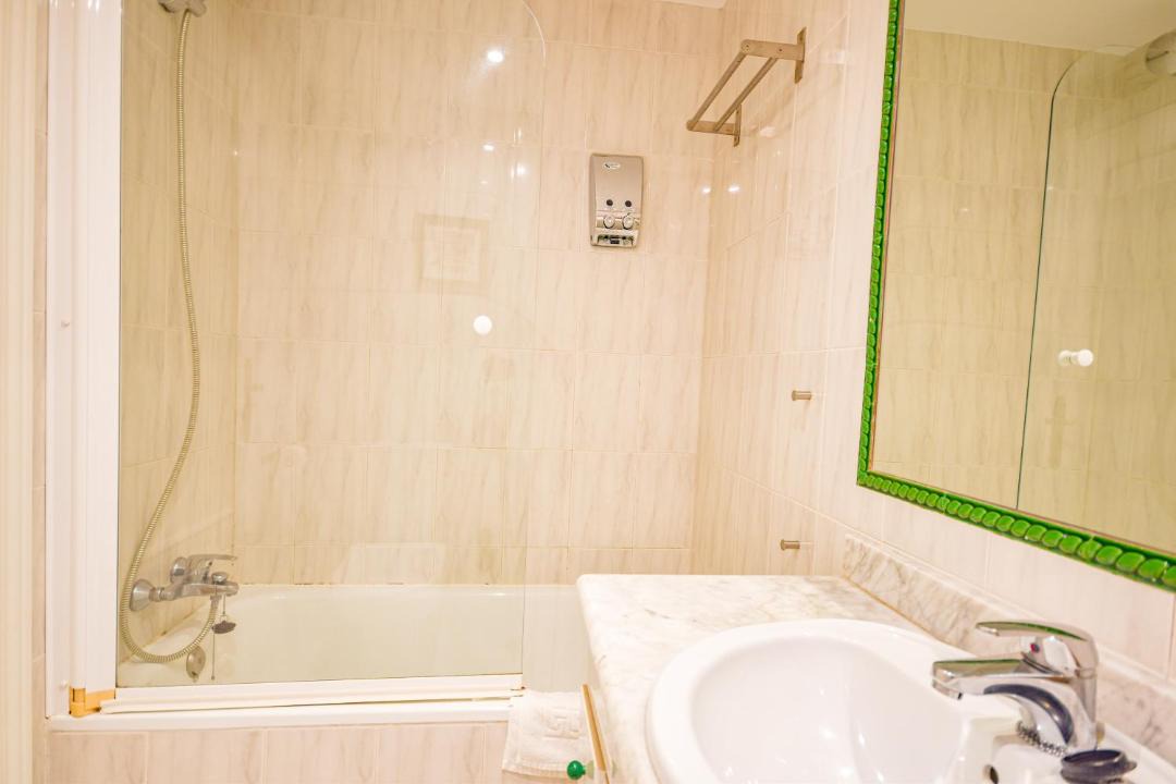 Photo of Bathroom in Urbanizacion Costabella