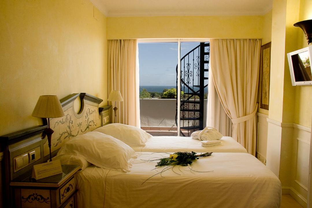 Photo of Bedroom in Golden Mile