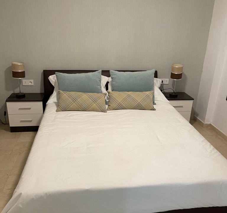 Photo of Bedroom in Golden Mile