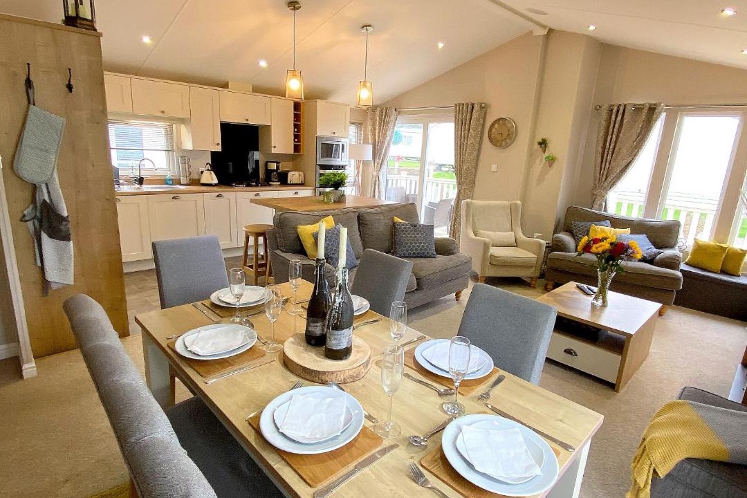 Photo of Livingroom in Cayton Bay
