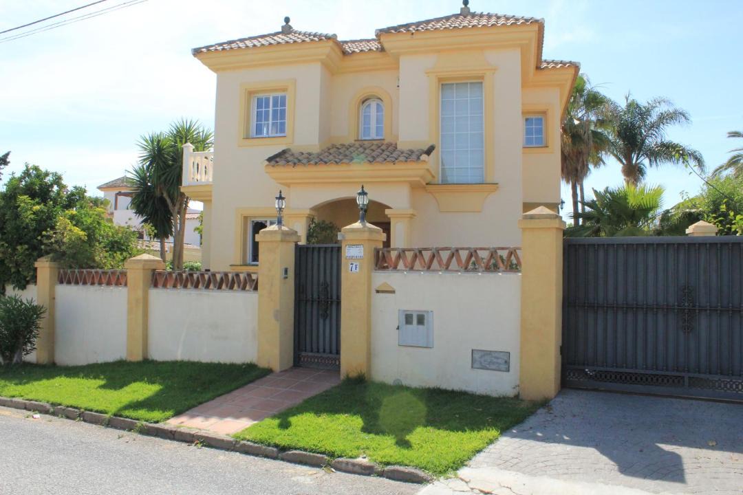 Photo of Buildings in Urbanizacion Costabella