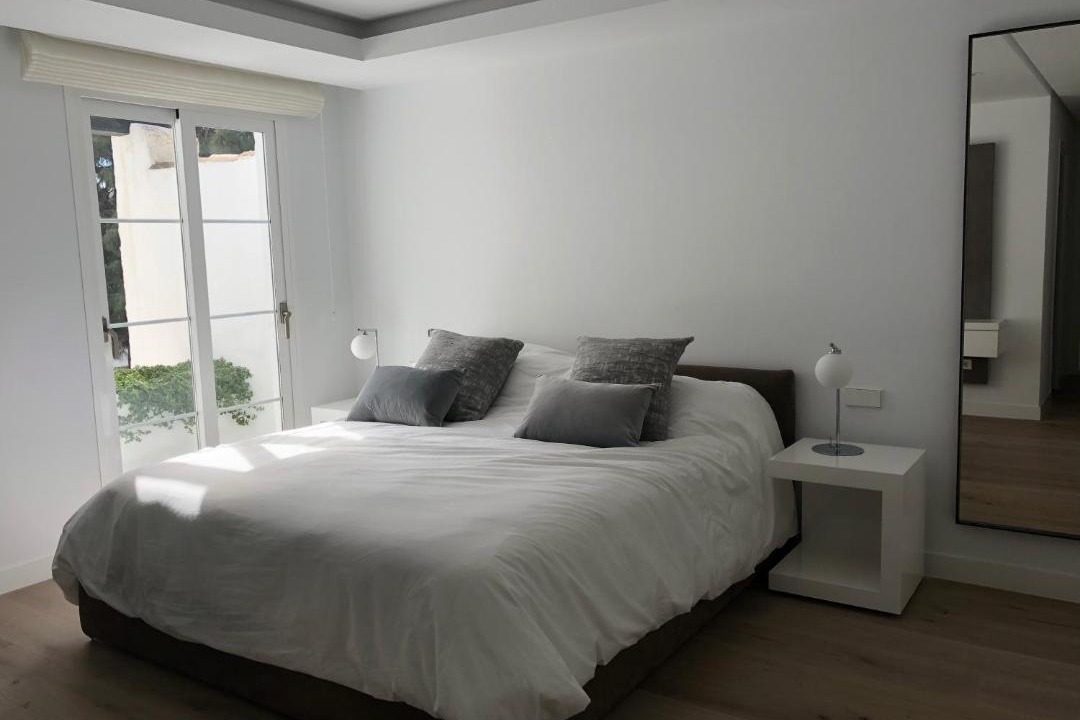 Photo of Bedroom in Golden Mile