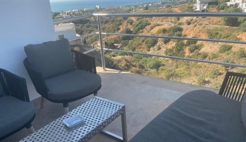 Deluxe Double Room with Balcony and Sea View