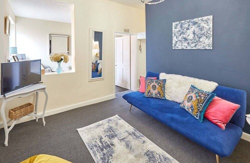 Scarborough City Centre Apartment | Host & Stay | Ocean Wave