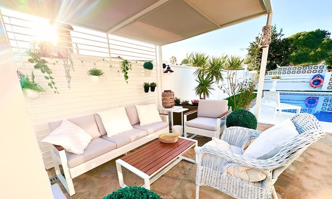 Urbanizacion Costabella Villa | Beachside Villa CasaCara with Private Pool, Costabella, Marbella